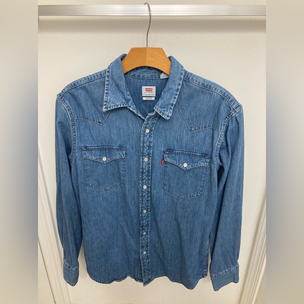Levi's Light Wash Denim Button-Front Shirt
